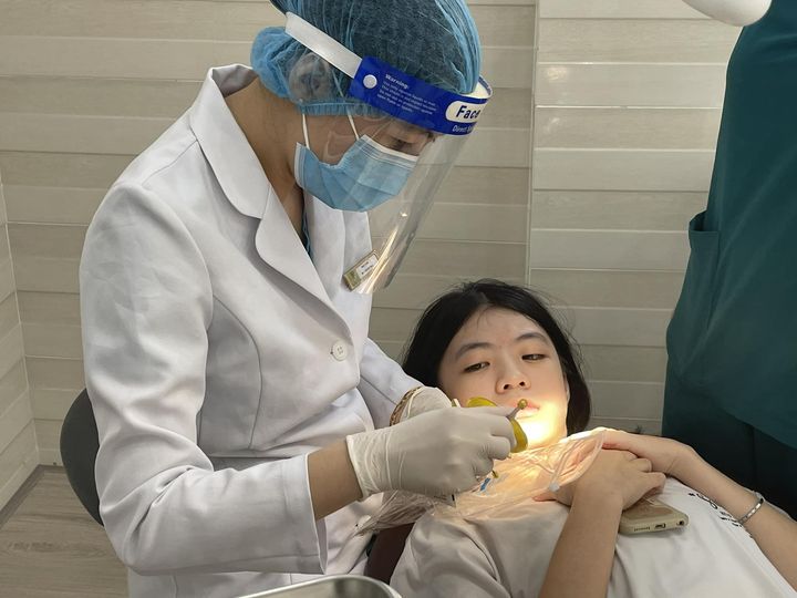 Cần tuyển Gấp Phụ Tá Nha Khoa: