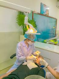 em có 2 nữ cần tìm việc nha khoa