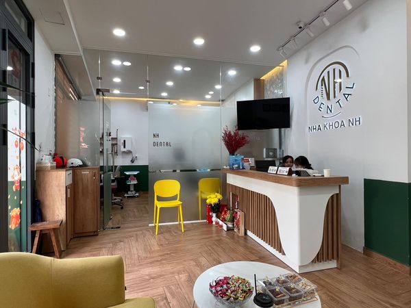 NHA KHOA NH DENTAL TÌM ĐỒNG ĐỘI,VỊ TRÍ CẦN TUYỂN: -1 lễ tân -2 phụ tá