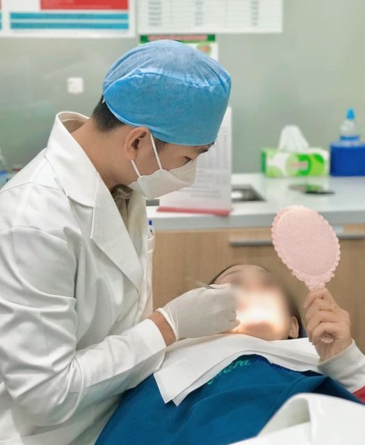 CHUỖI HỆ THỐNG NHA KHOA EMEDIC  cần tìm đồng đội GẤP: 👨‍⚕️👩‍⚕️Vị trí:  1. Bác sĩ thẩm mỹ: 2🏆🏆