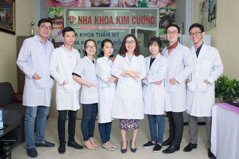 NHA KHOA KIM CƯƠNG CẦN TUYỂN: BÁC SỸ - PHỤ TÁ - LỄ TÂN. CHUYÊN KHOA RĂNG HÀM MẶT.