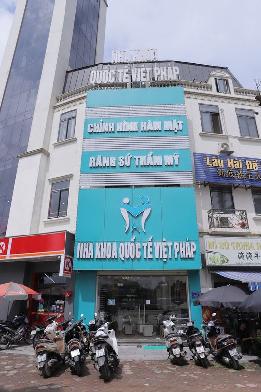 Phòng khám nha khoa Quốc tế Việt Pháp- TUYỂN BÁC SĨ RHM