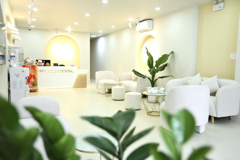 Nha Khoa Kim Lux Sài Gòn cần hợp tác làm việc vị trí Bác Sĩ, và phụ tá