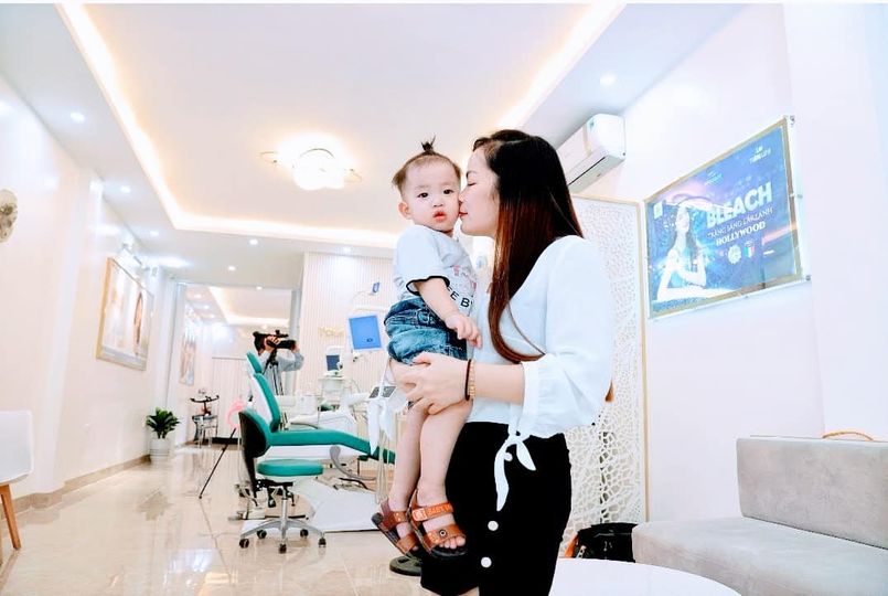 NHA KHOA HT SMILE DENTAL TUYỂN DỤNG Số lượng: 03 phụ tá / trợ thủ
