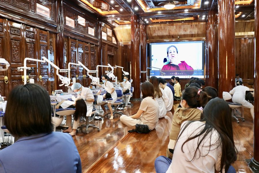 Nha Khoa Quốc Tế Quảng Ninh  tuyển gấp 10 bạn chăm sóc khách hàng với mức lương hấp dẫn