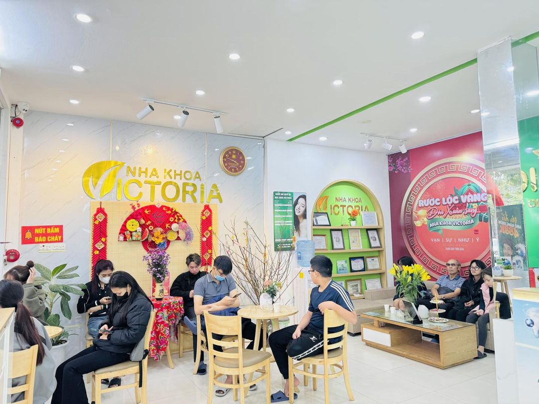 Hệ thống nha khoa của chúng tôi cần tuyển : 1. Bs Chỉnh nha = 4 người Bs Implant = 2 người Bs Tổng quát = 4 người 2. Kỹ thuật viên nha khoa = 5 người Trợ thủ nha khoa  = 5 người 3. Lễ tân nha khoa = 4 người Chăm sóc khách hàng = 4 người 4. Leader Makettin