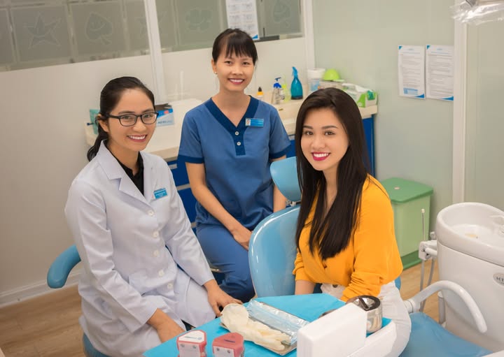 NHA KHOA LAN ANH TUYỂN BÁC SĨ RĂNG HÀM MẶT