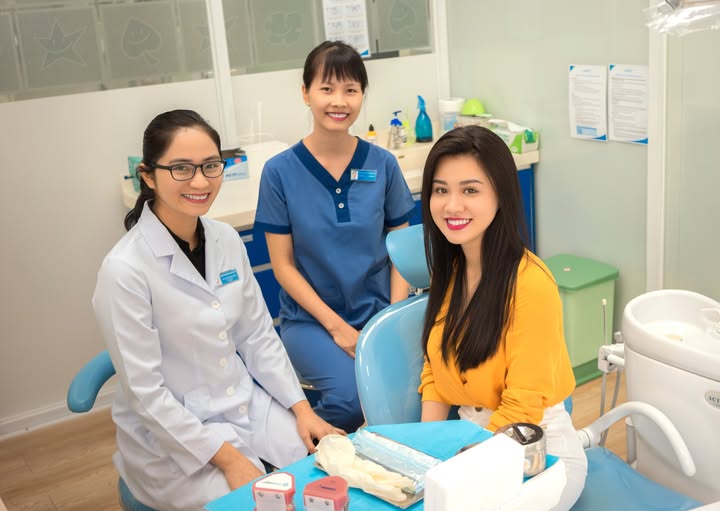 NHA KHOA LAN ANH TUYỂN BÁC SĨ RĂNG HÀM MẶT