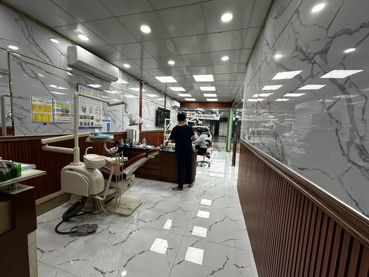 Nha Khoa Việt Mỹ tuyển dụng:  2 Bạn Phụ tá nha khoa 2 bạn lễ tân nha khoa 