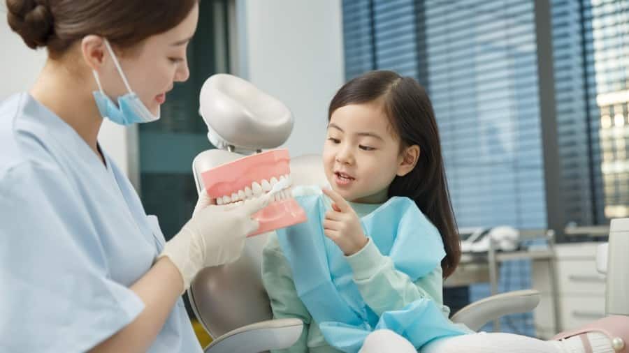 TUYỂN DỤNG NHÂN SỰ - NHA KHOA * Vị trí: Phụ tá, không cần kinh nghiệm * Số lượng: 02